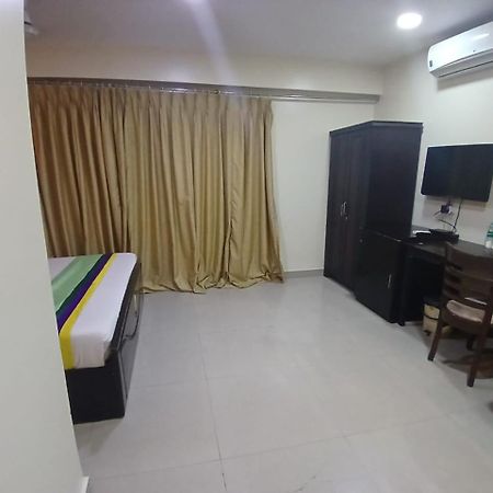 Blossoms Room The Plaza-Luxury Collection- Lakdikapul حيدر أباد المظهر الخارجي الصورة