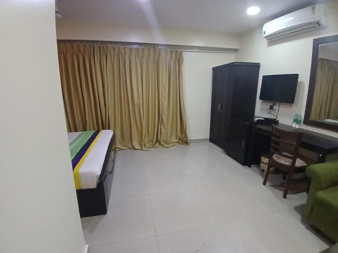 Blossoms Room The Plaza-Luxury Collection- Lakdikapul حيدر أباد المظهر الخارجي الصورة