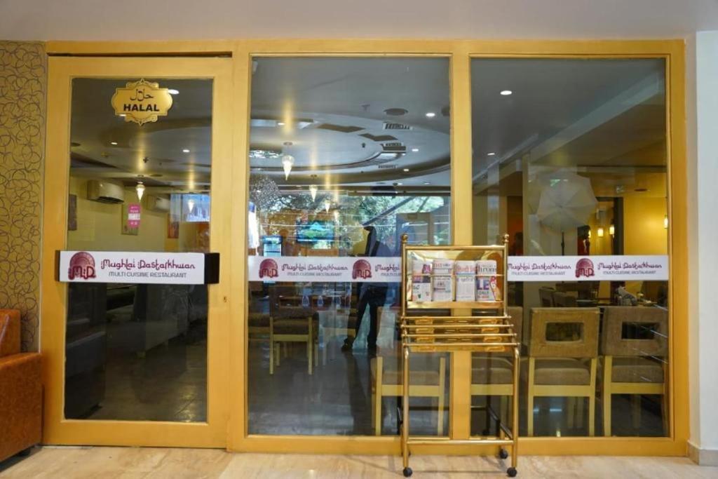 Blossoms Room The Plaza-Luxury Collection- Lakdikapul حيدر أباد المظهر الخارجي الصورة