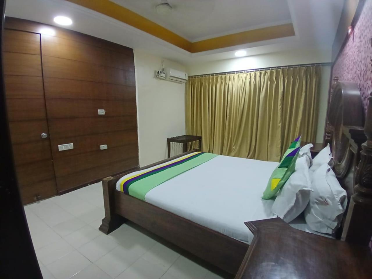 Blossoms Room The Plaza-Luxury Collection- Lakdikapul حيدر أباد المظهر الخارجي الصورة