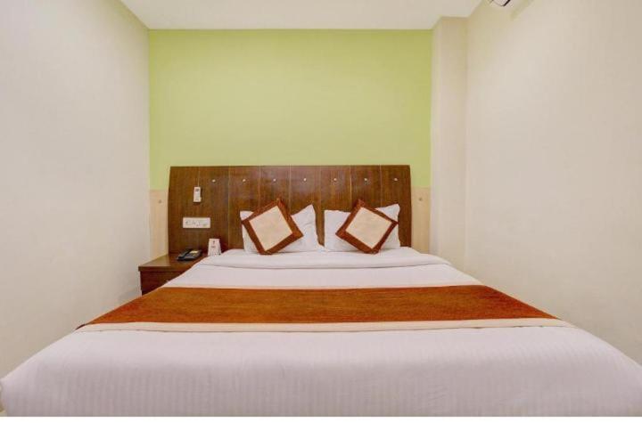 Blossoms Room The Plaza-Luxury Collection- Lakdikapul حيدر أباد المظهر الخارجي الصورة