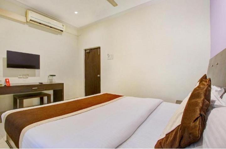 Blossoms Room The Plaza-Luxury Collection- Lakdikapul حيدر أباد المظهر الخارجي الصورة